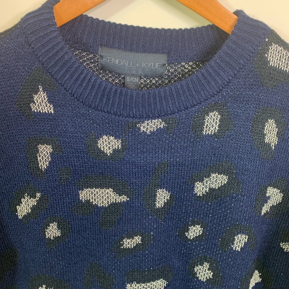 Kendall + Kylie Animal Print Sweater Pullover - Picture 3 of 7